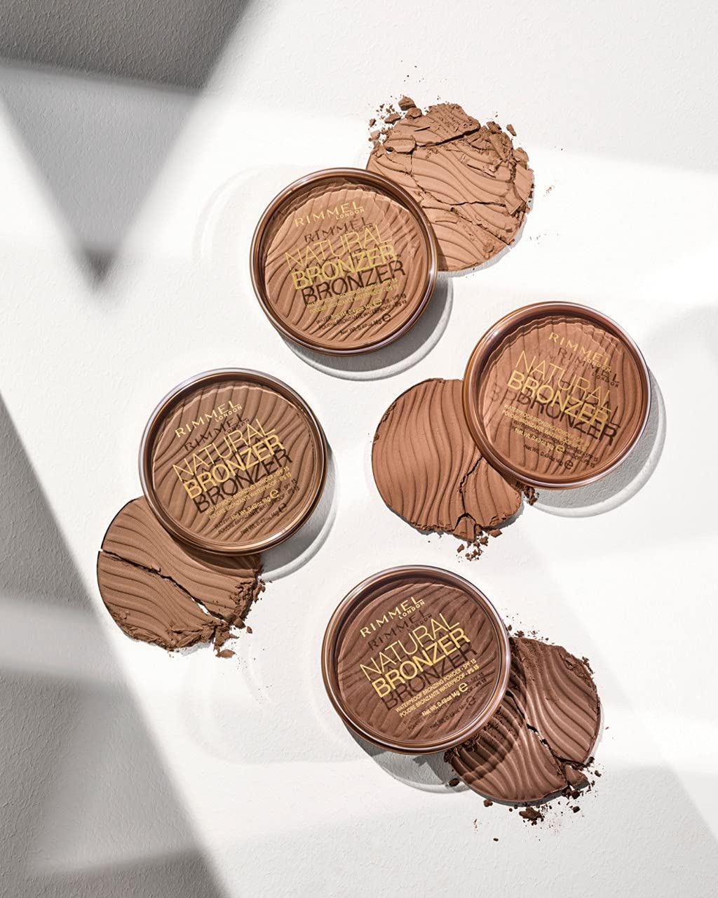 Rimmel London Natural Sun Light bronzer compact packaging shown.