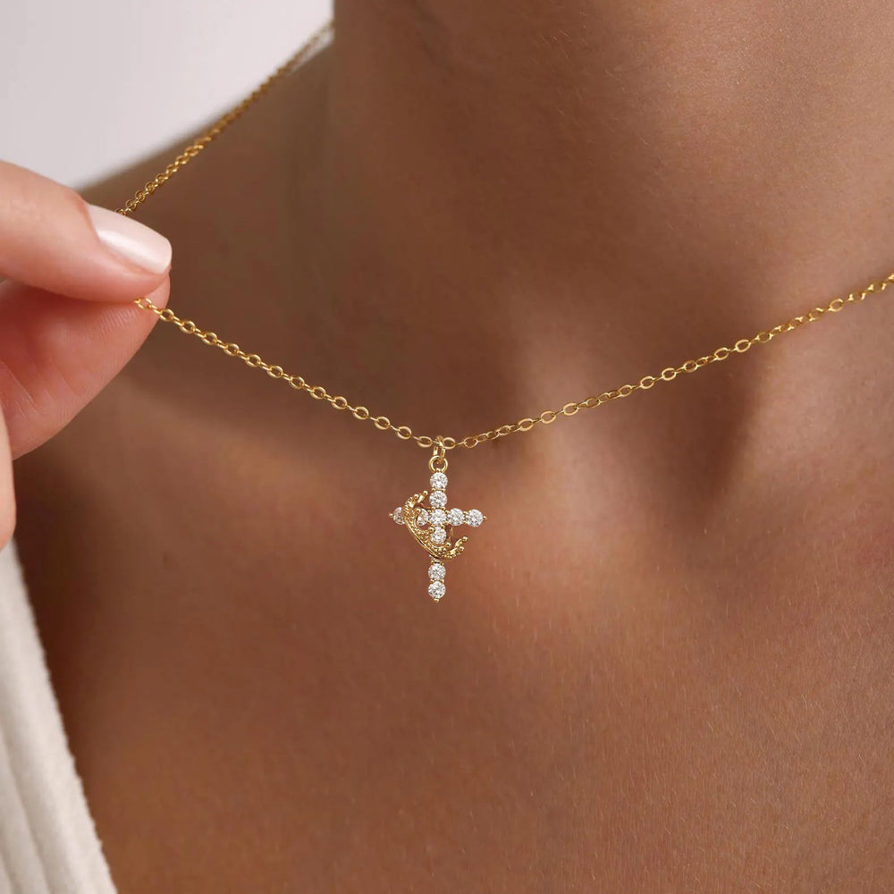 Robaice dainty necklace layered with other pieces for a chic look