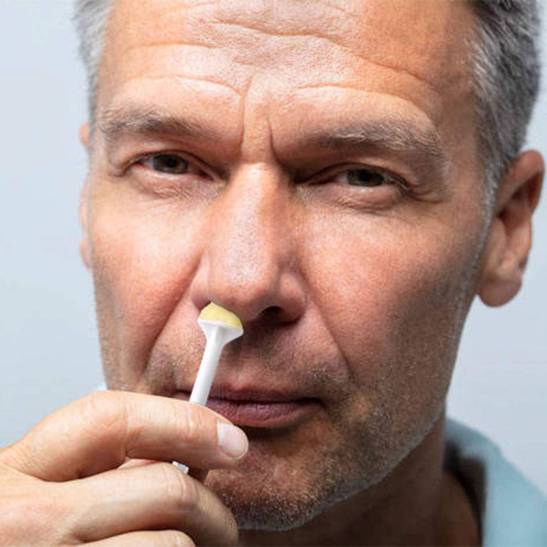 Rolybag disposable applicator design helps tidy nose hair quickly and cleanly.