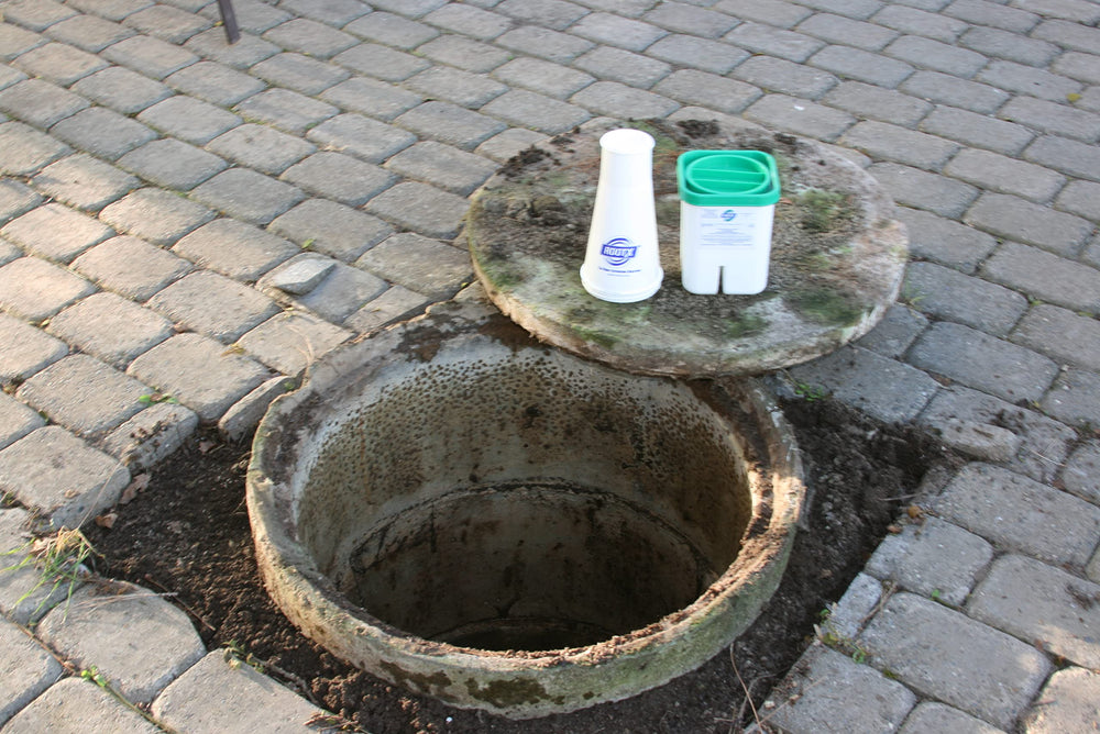 RootX 4 lb jar treats up to 100 ft of 4-inch pipe.