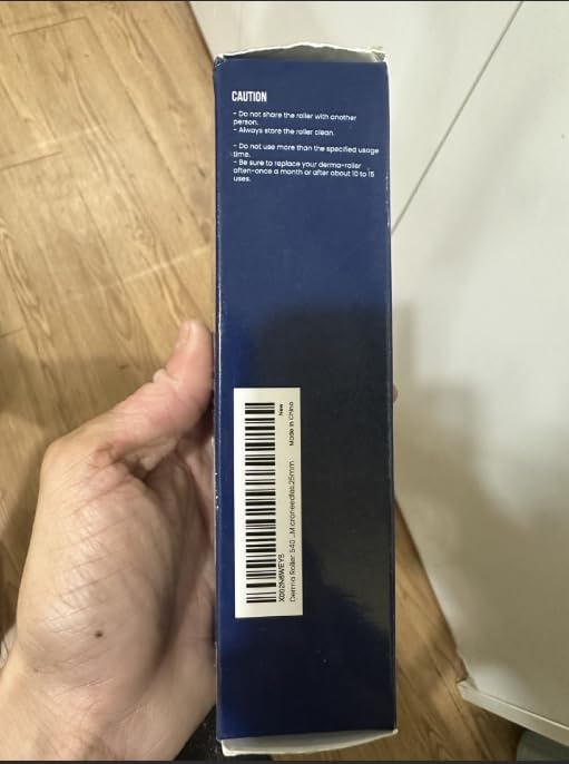 ROSELYNBOUTIQUE derma roller packaging shows how to start a routine