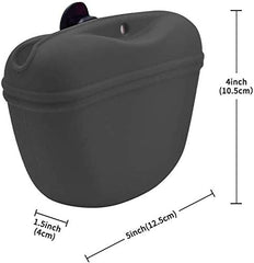 Fermeture magnétique de la poche RoyalCare pour une utilisation à une main.