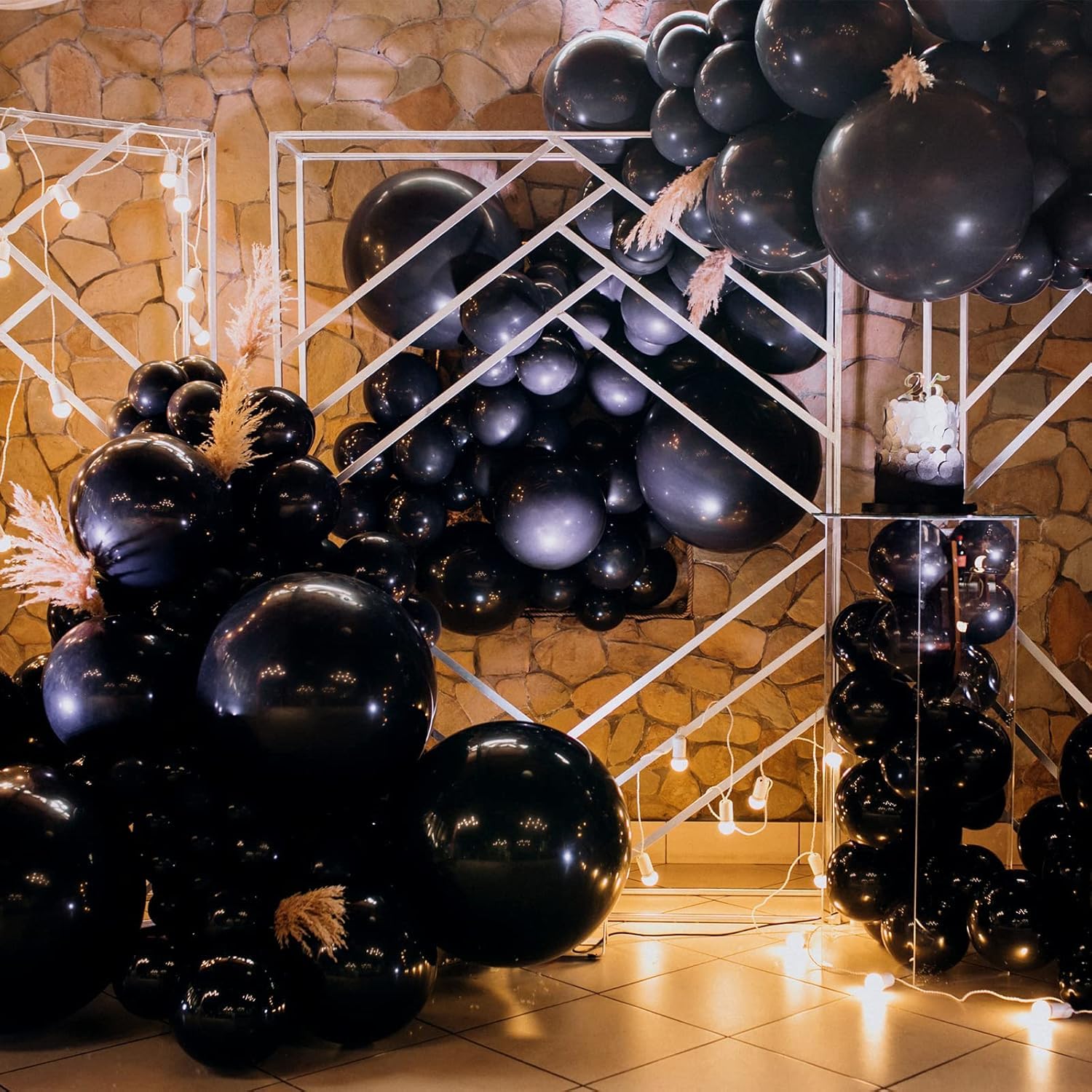 Rubfac balloon set suitable for indoor and outdoor displays.