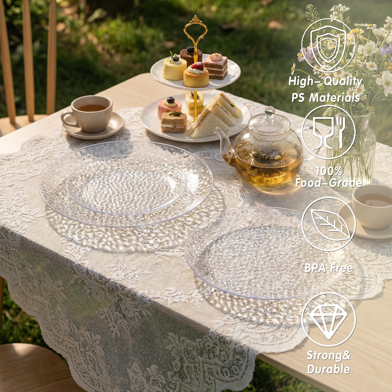 Rubtlamp wedding table setup with clear plates for stylish dining.