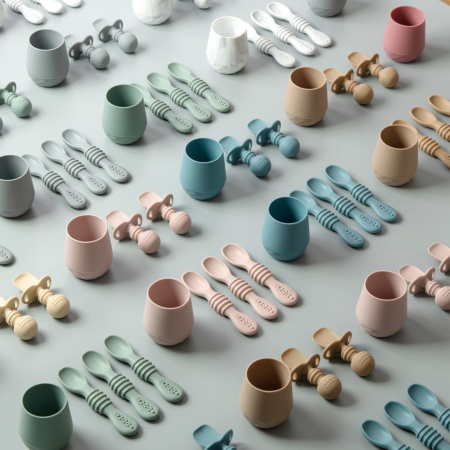 SAMiGO easy-clean-silicone-cup is dishwasher-safe for busy families.