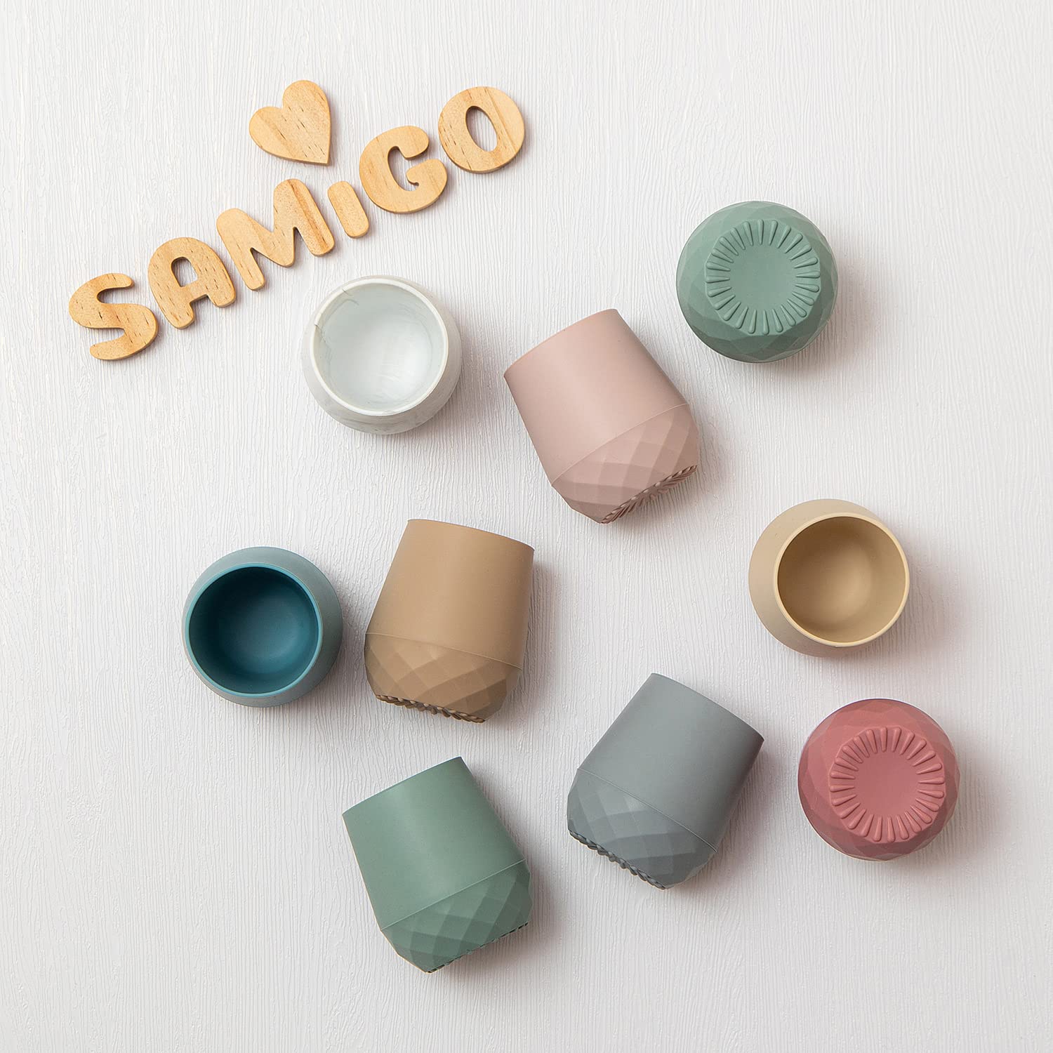 SAMiGO 2oz-food-grade-silicone-cup BPA-free and phthalate-free for safety.
