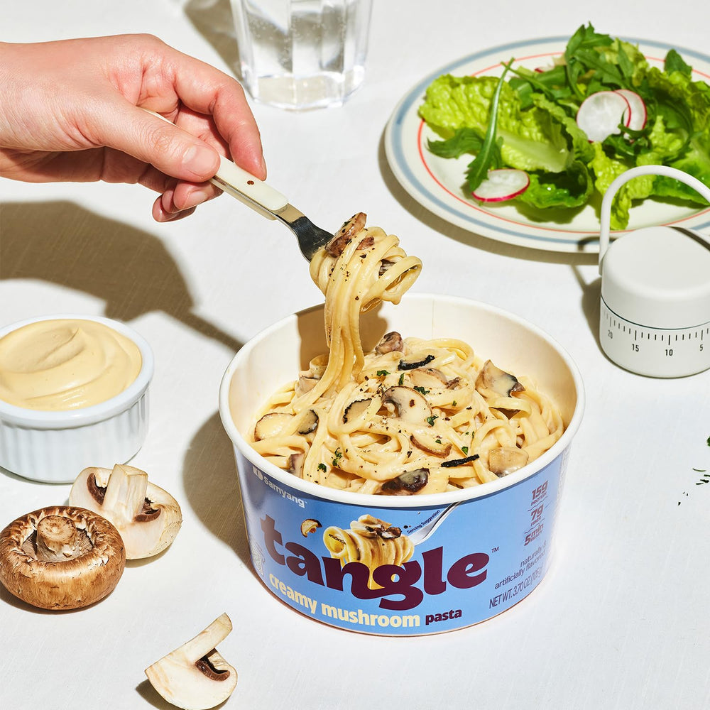 Samyang Tangle air-dried linguine texture, firm and bouncy for saucy bites.