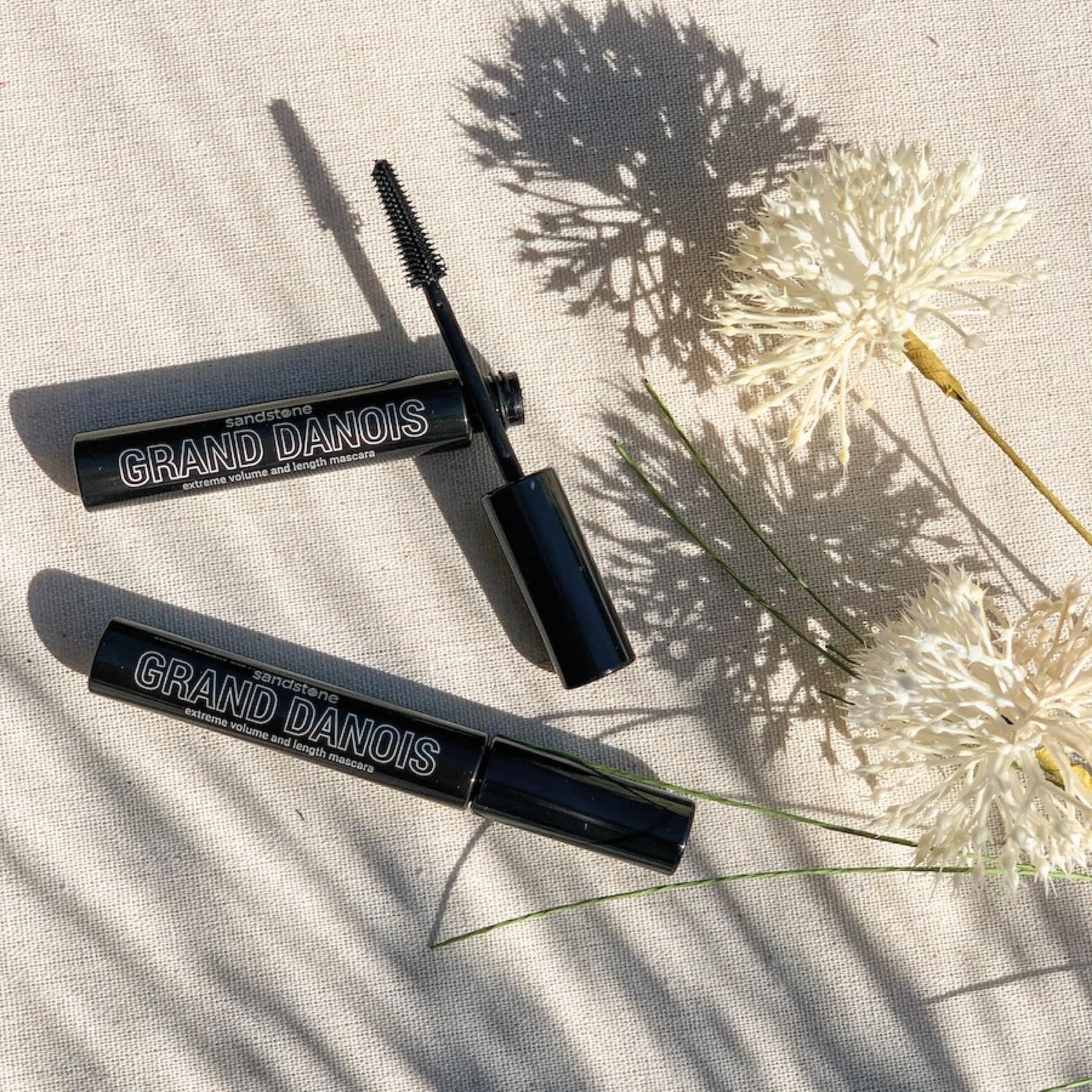 Allergy-tested Sandstone Scandinavia mascara designed for eye comfort.