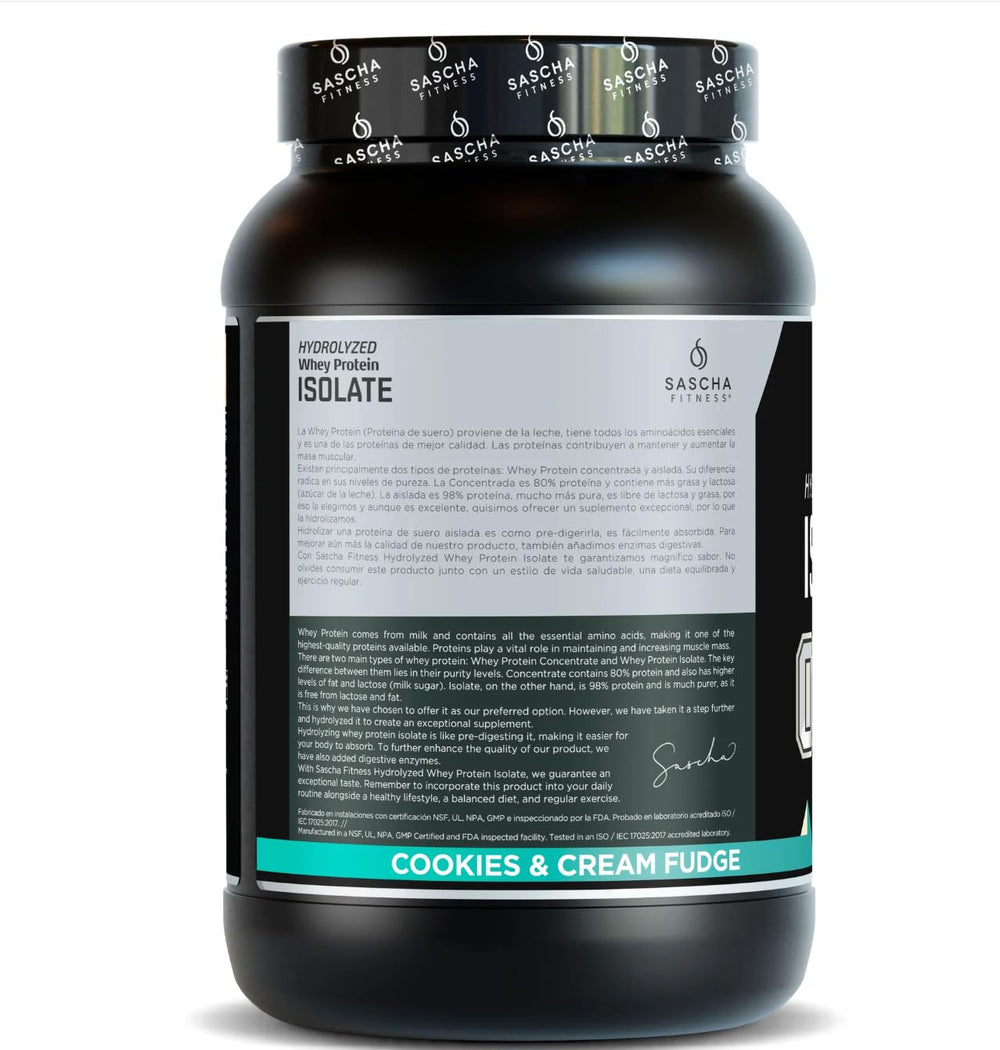 Sascha Fitness powder close-up reveals smooth texture and rich color.
