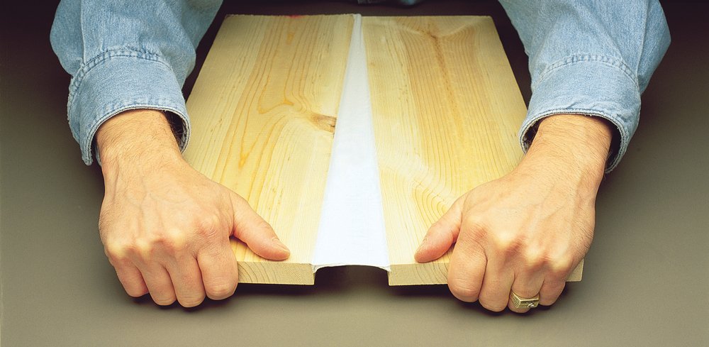 Sashco Big Stretch caulk 500-percent stretch accommodates movement without cracking around joints.
