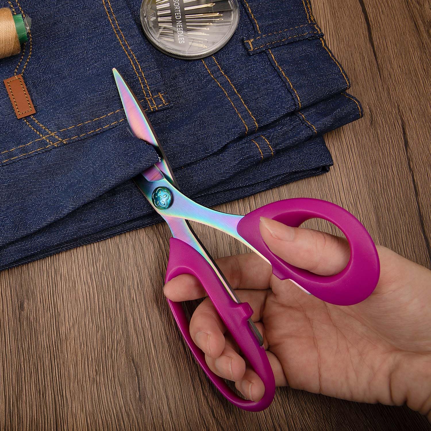 SCAIKTIG Sharp Sewing Scissors cuts multiple fabric layers cleanly.