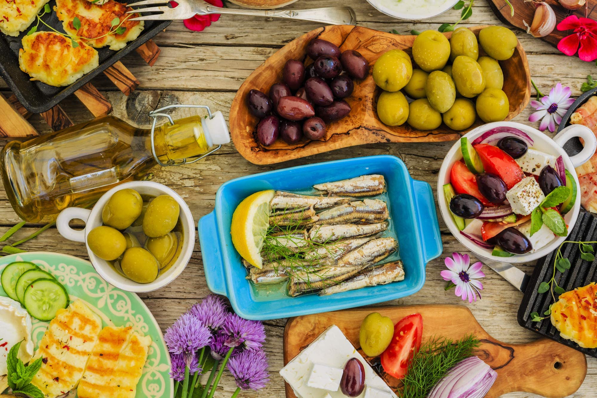 Season Sardines keto-friendly serving idea plated with lemon.