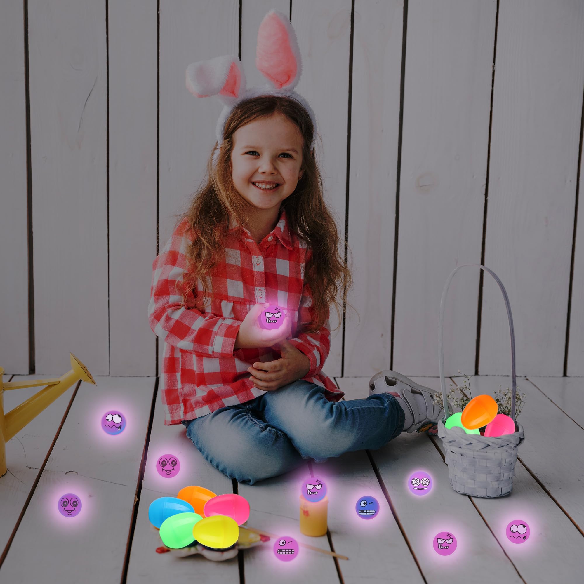Seeiuua durable plastic Easter eggs are lightweight and easy to clean
