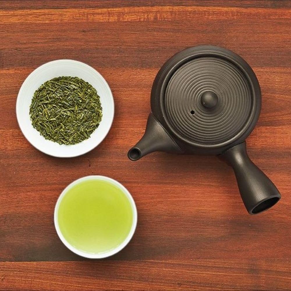 Senbird Premium Sencha brew reveals vivid green hue in cup