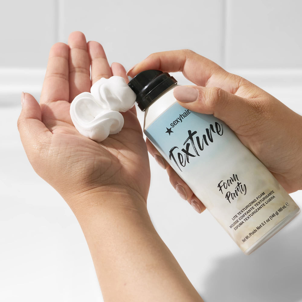 SexyHair Texture Foam Party Lite nozzle in use demonstrates buildable hold.