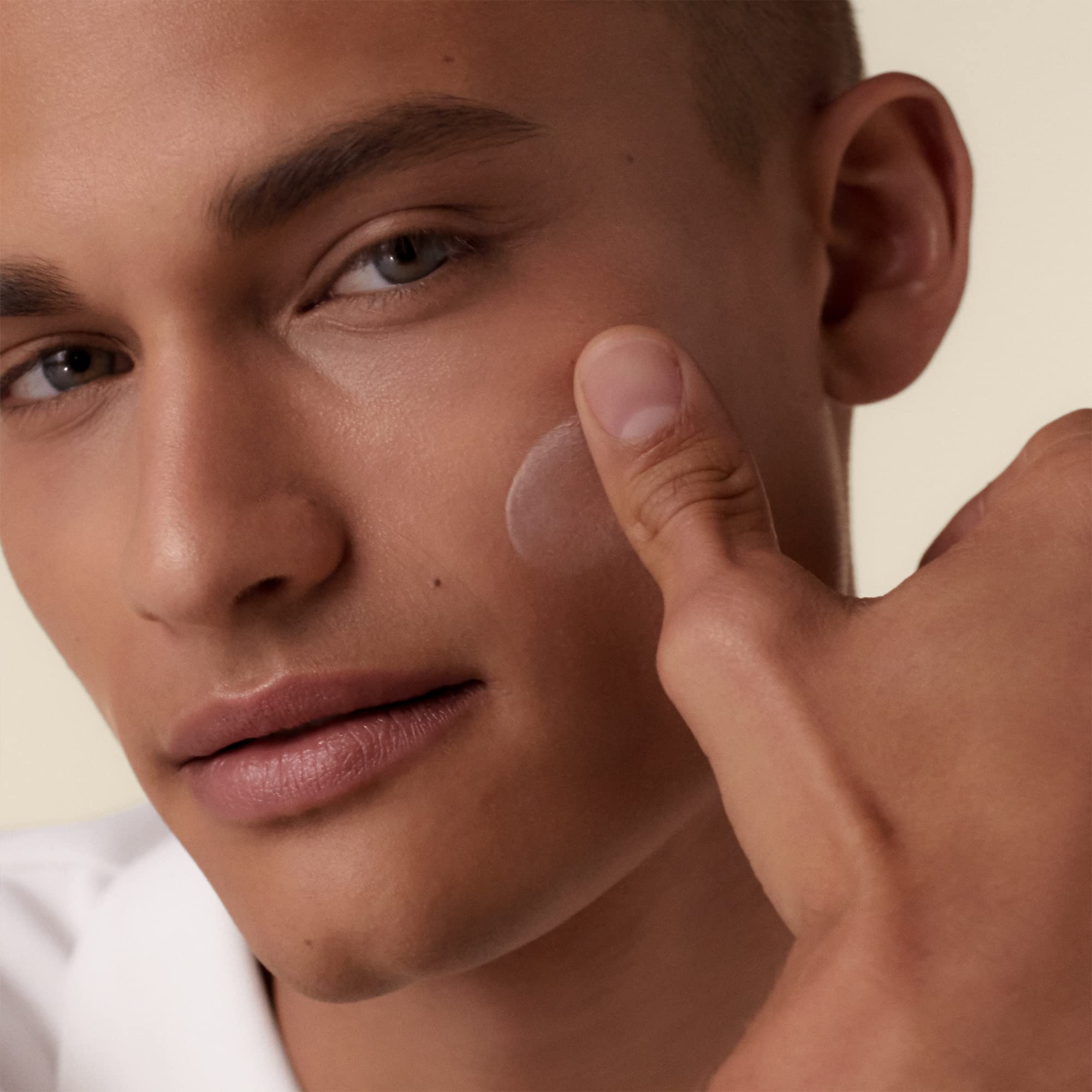 Water-resistant Shiseido Urban Environment Sunscreen SPF 42 for 40 minutes outdoors.