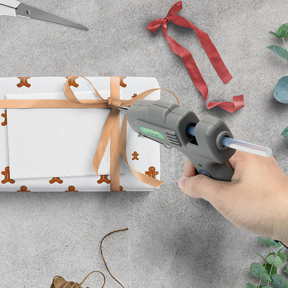 SHJADE easy-to-store kit keeps workspace organized.