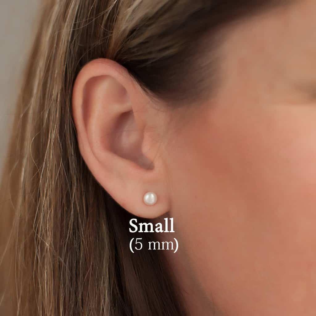 Showself Pearl seven-pair set packaging showcasing versatile earring options.