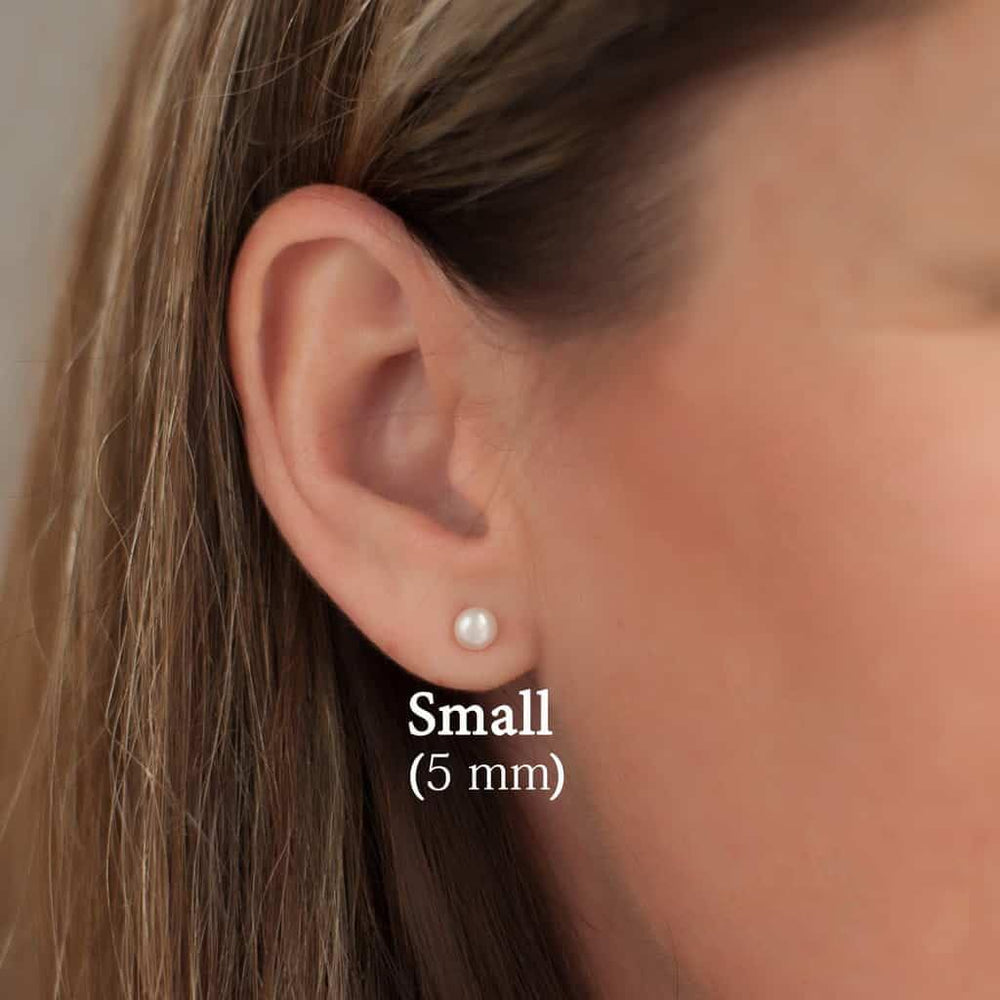 Showself Pearl seven-pair set packaging showcasing versatile earring options.