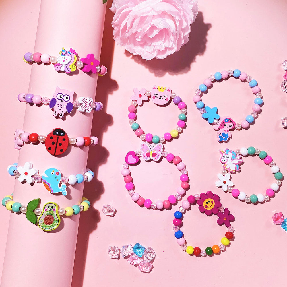 SIELEVIN pastel beads with butterflies and flowers for imaginative play.