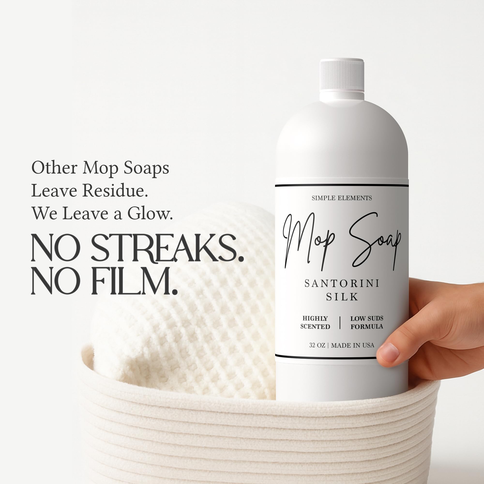 Label close-up highlights SIMPLE ELEMENTS Santorini Silk quality and long-lasting fragrance.