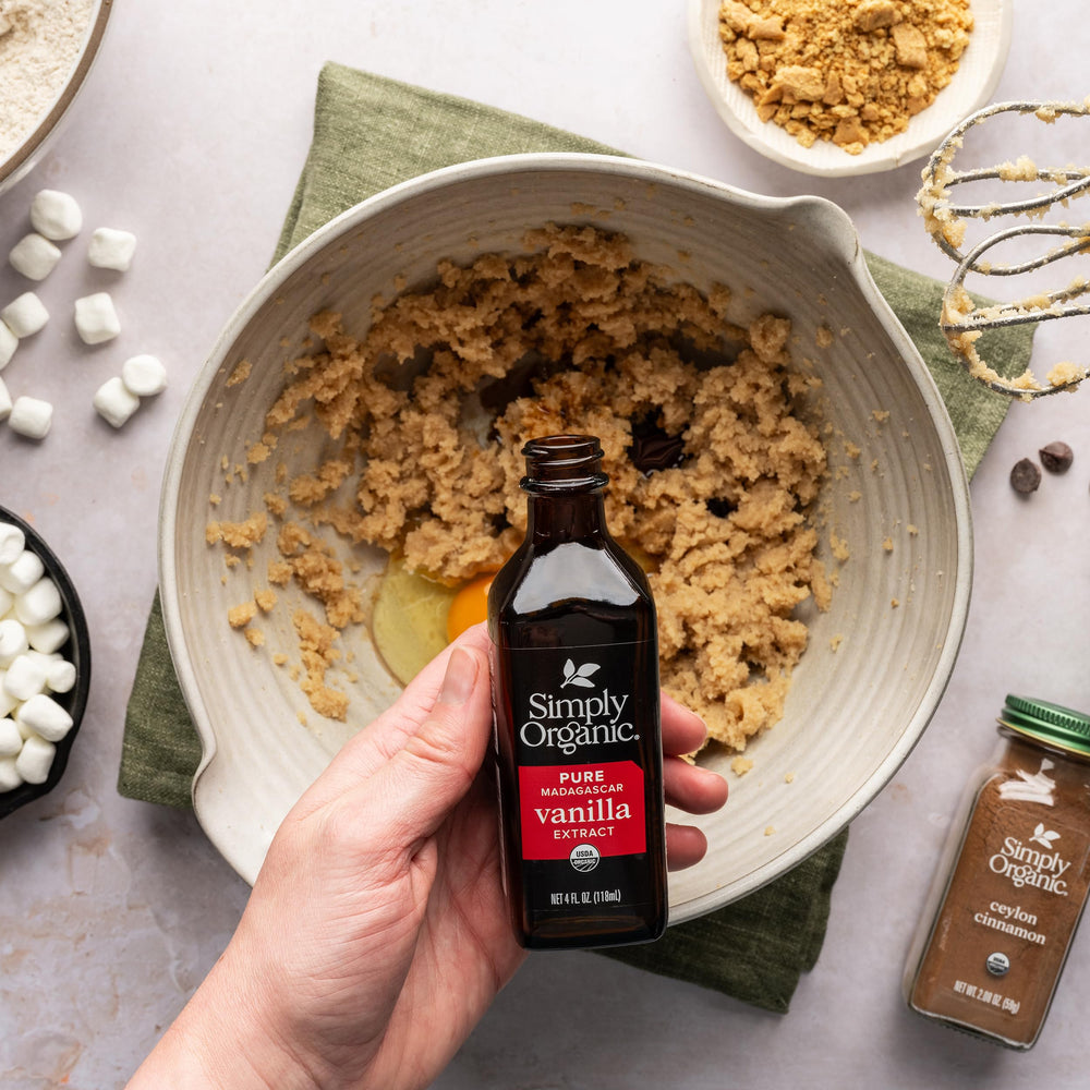 A kitchen scene with Simply Organic vanilla enhances smoothies