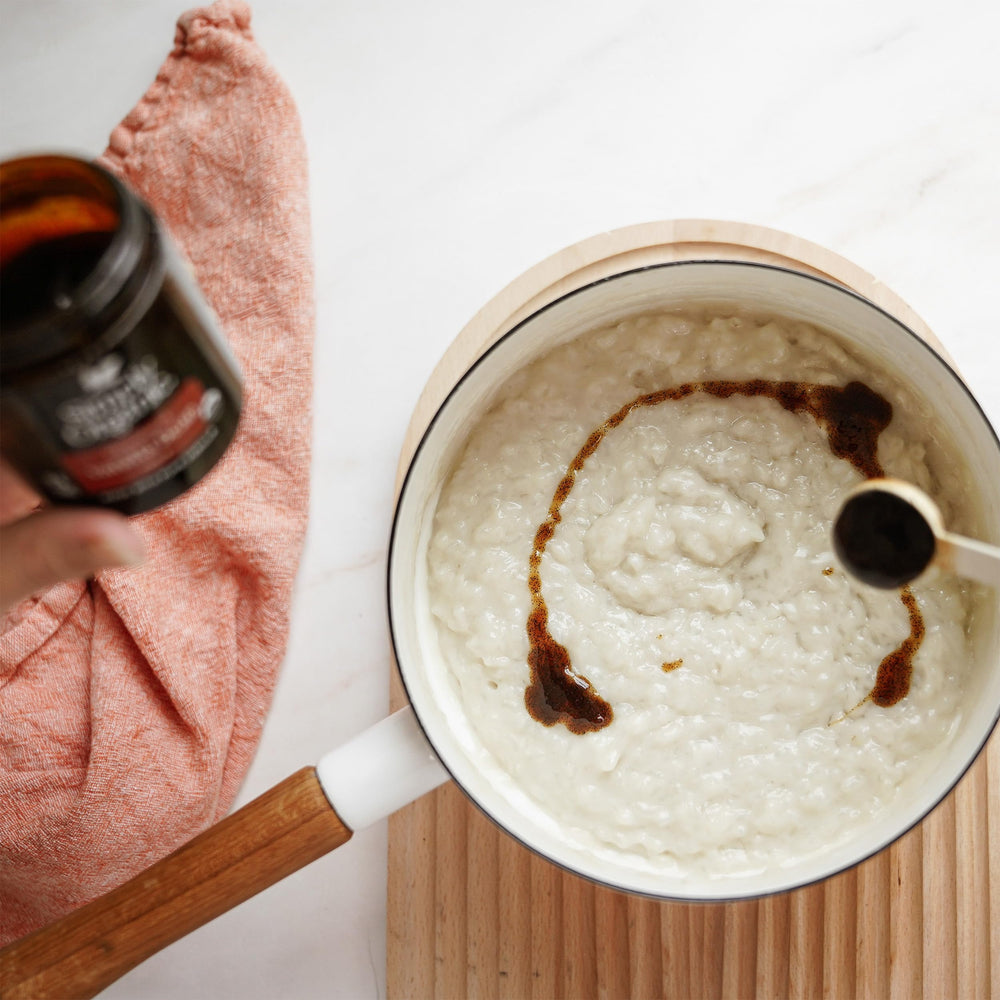Organic label on Simply Organic paste highlights ethical sourcing.