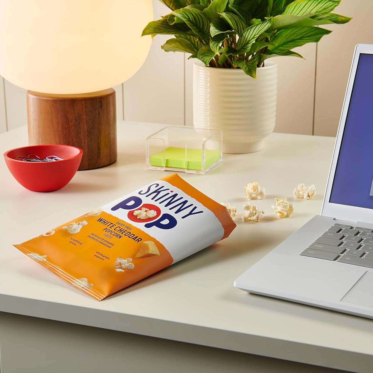 SkinnyPop whole grain popcorn ingredients panel close-up.