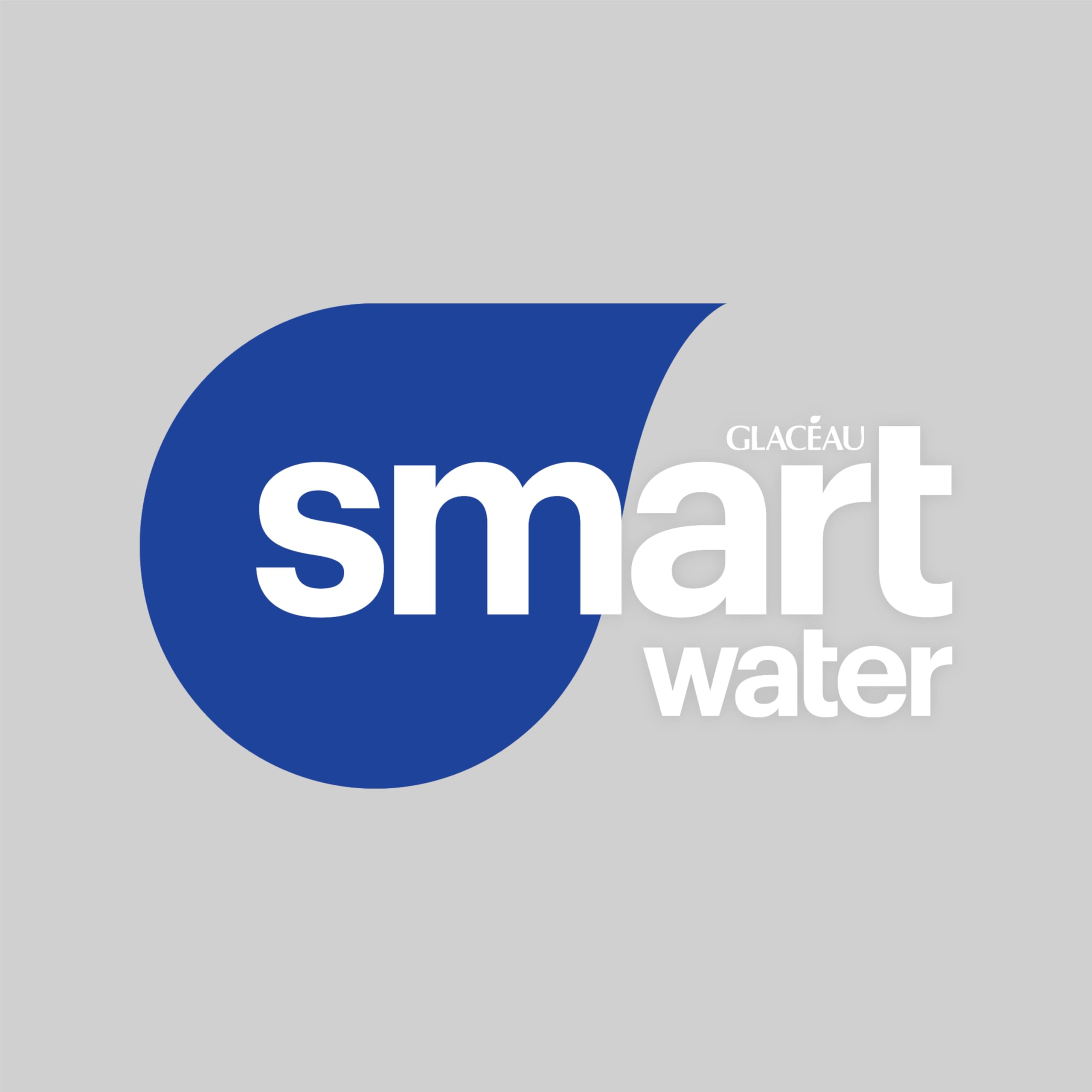 Smartwater can pour into glass shows crisp aroma and refreshing finish.