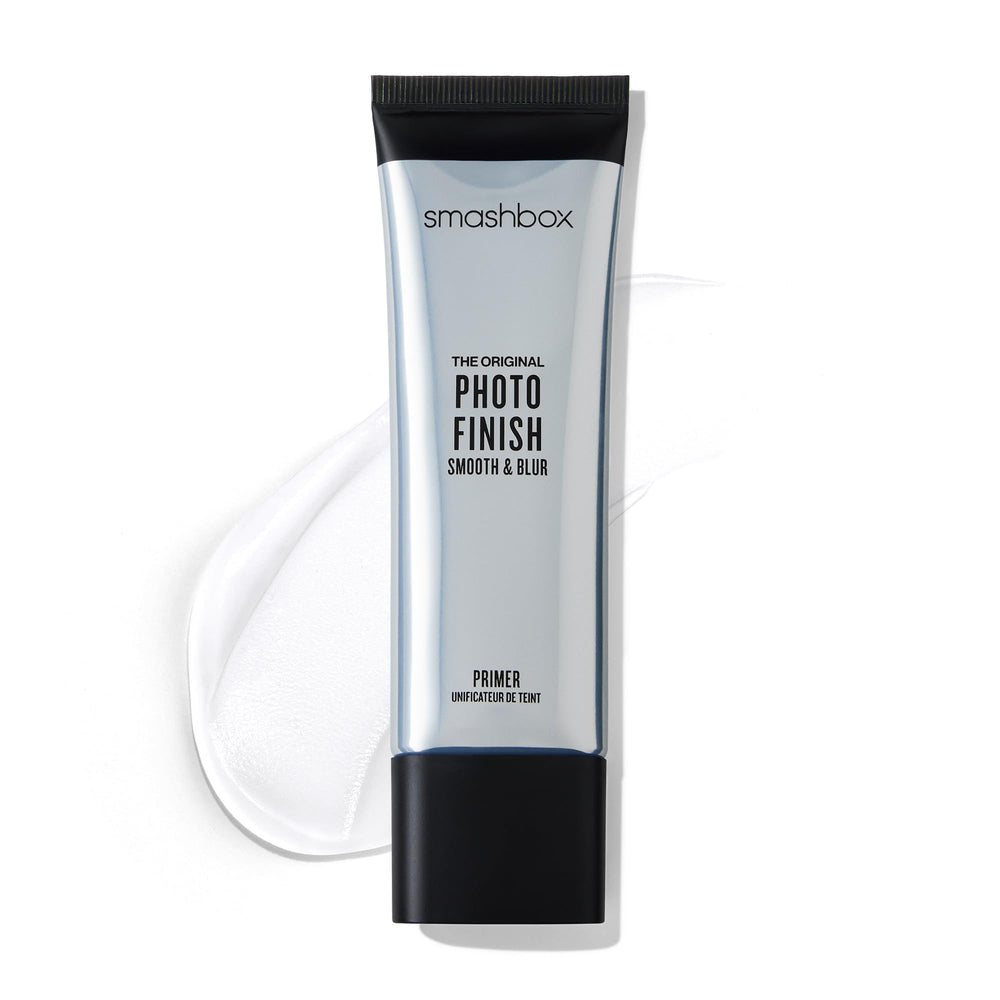 Smashbox The Original Photo Finish bottle close-up, highlighting an oil-free smoothing base.