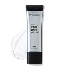 Smashbox The Original Photo Finish bottle close-up, highlighting an oil-free smoothing base.