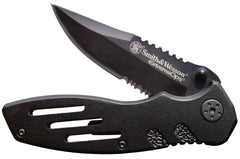Smith & Wesson Extreme Ops folding knife full view for everyday carry.