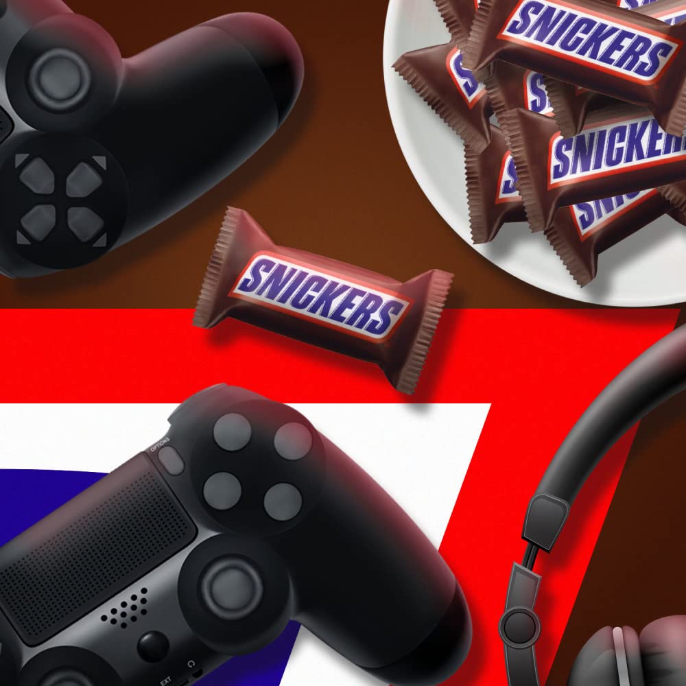 Snickers fun size on dessert table, crowd favorite