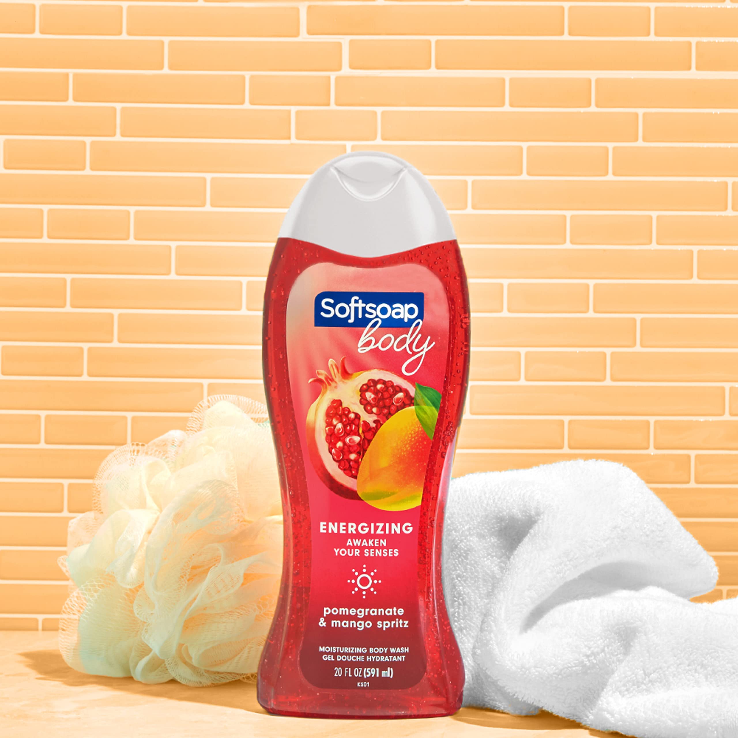 Softsoap Pomegranate Mango Spritz label highlights pH balanced formula.