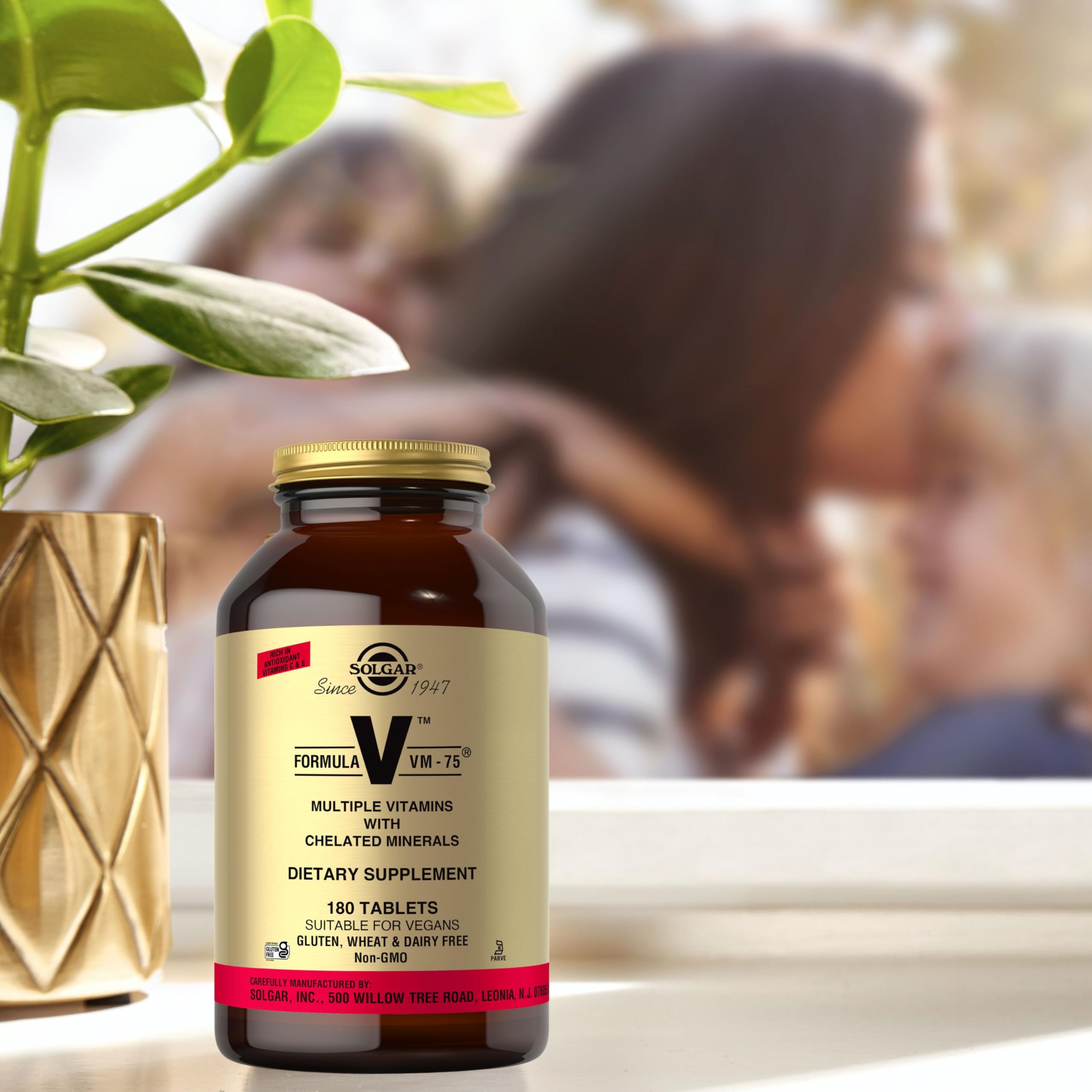 Solgar Formula VM-75 vegan-kosher-gluten-free-dairy-free badge signals inclusive formula.