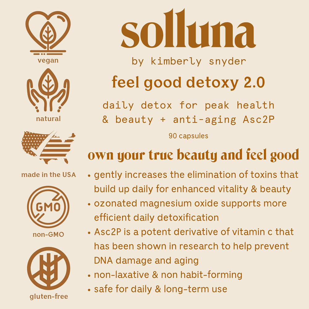 Solluna Detoxy pour action showcasing oxygenated magnesium in use