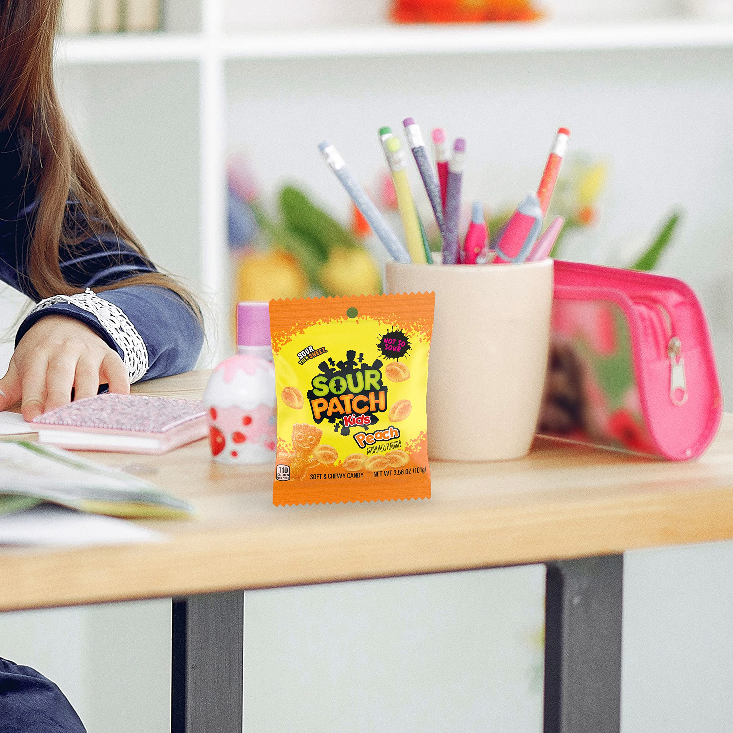 Perfect party favors with vibrant peach gummy treats