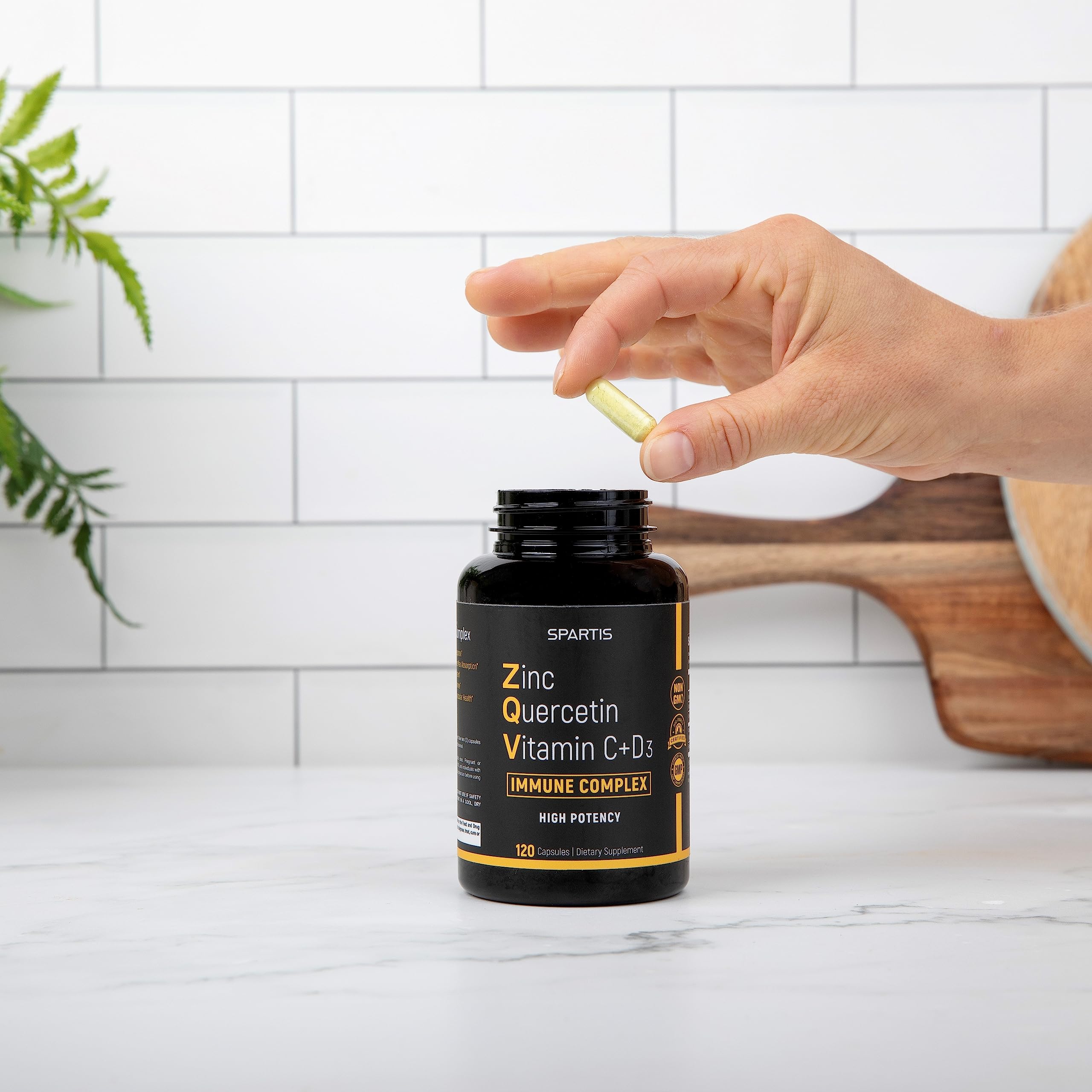SPARTIS Zinc Quercetin 500mg bottle shown for daily use