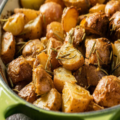 Spice Classics Onion Powder during meal prep for dust-free, even seasoning