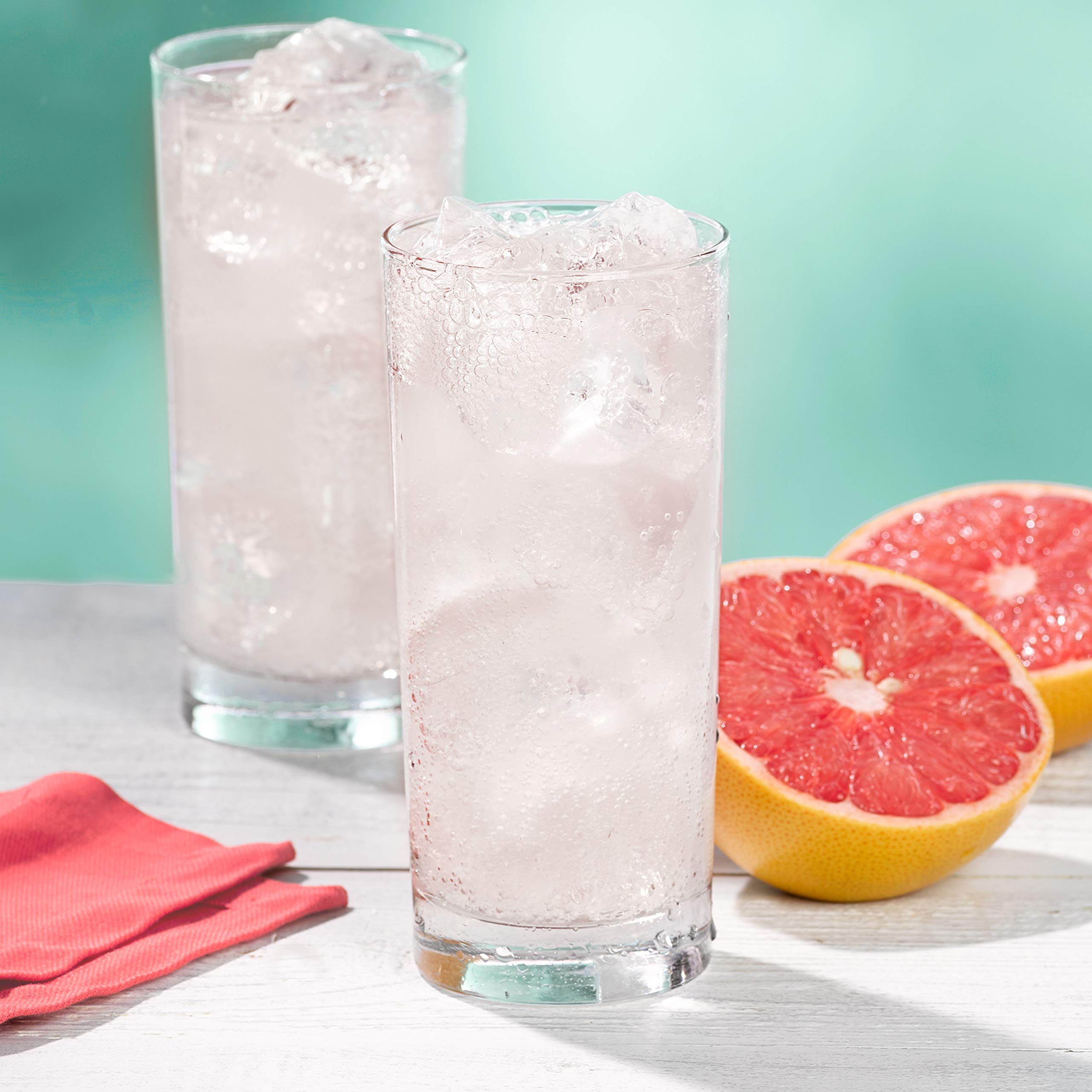 Bubbles rise around Squirt Zero Sugar for an energizing thirst-quenching moment.
