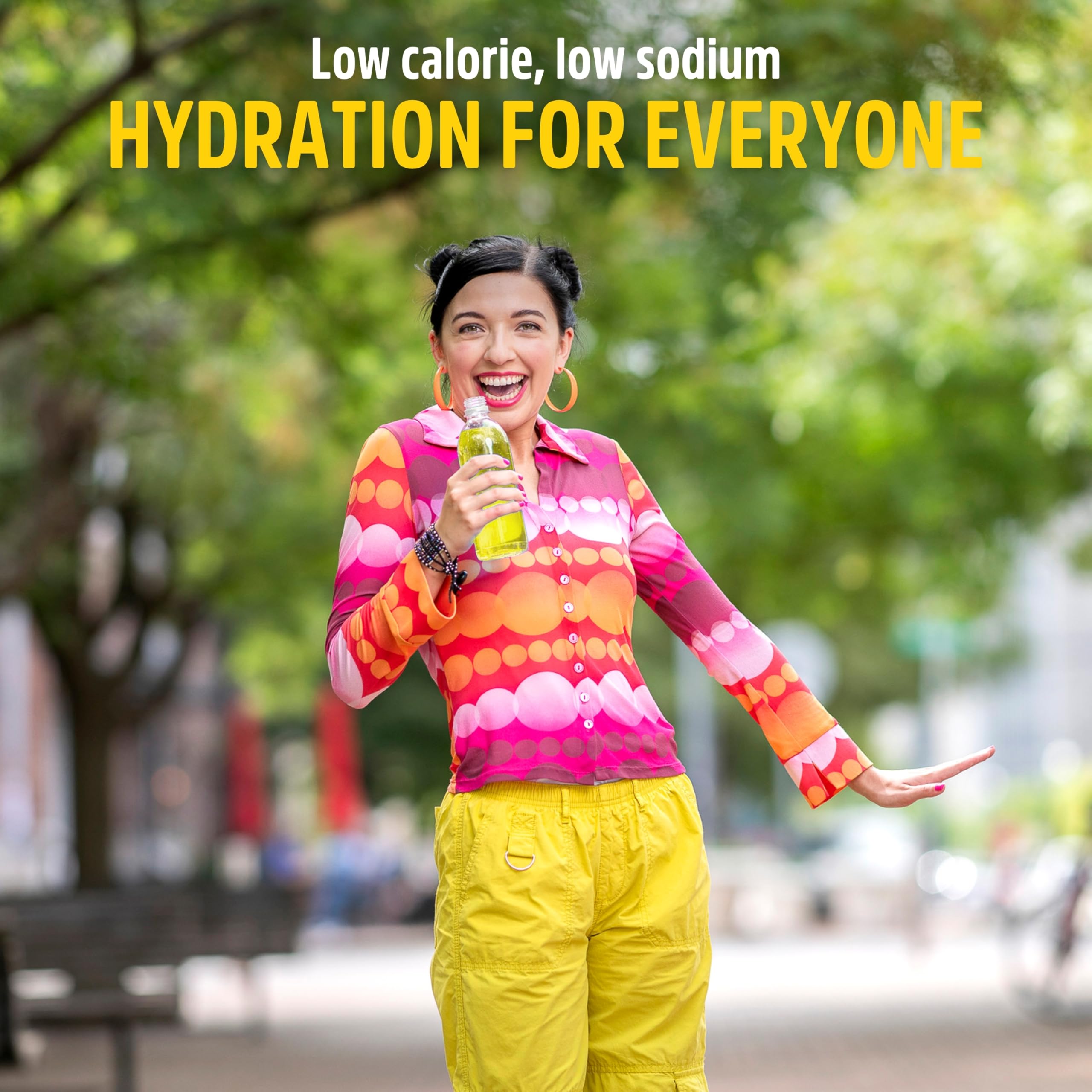 Sqwincher Zero Qwik Stik lemonade 20-oz bottle setup for on-the-go hydration