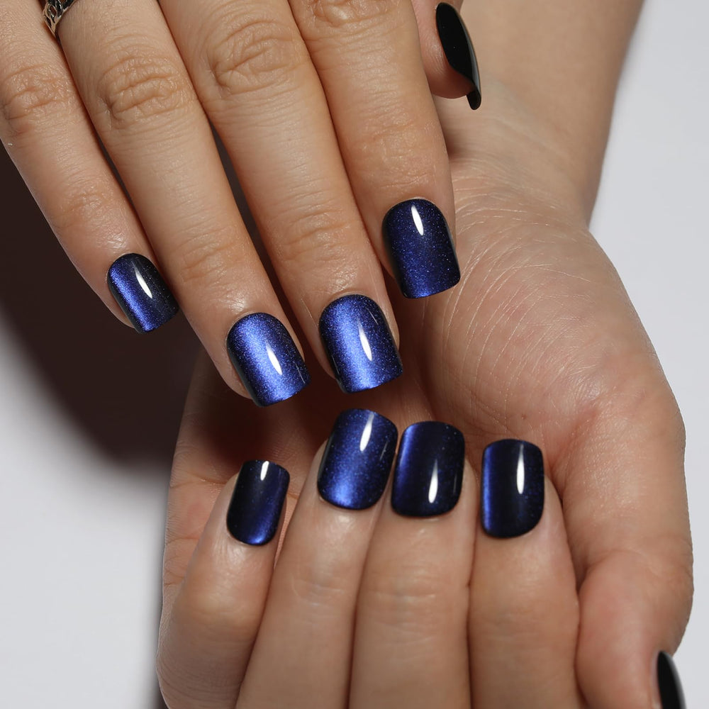 Stbisen color-shifting nails with versatile glow-in-the-dark vibes.