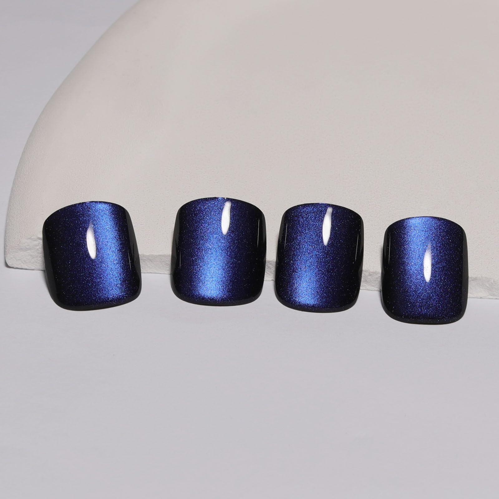Stbisen short nails designed for daily wear and quick manicures.