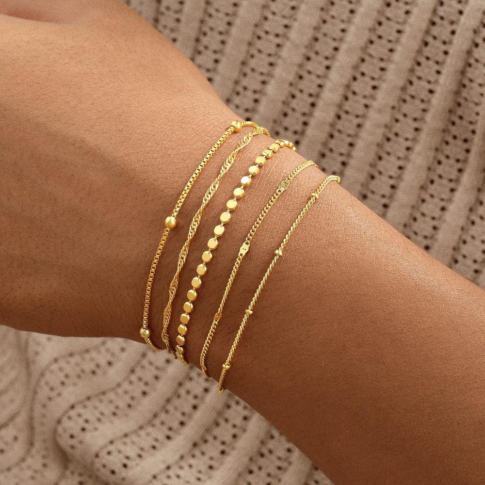 Striviio Wave Twisted Rope Bracelet features textured charm for day-to-night wear