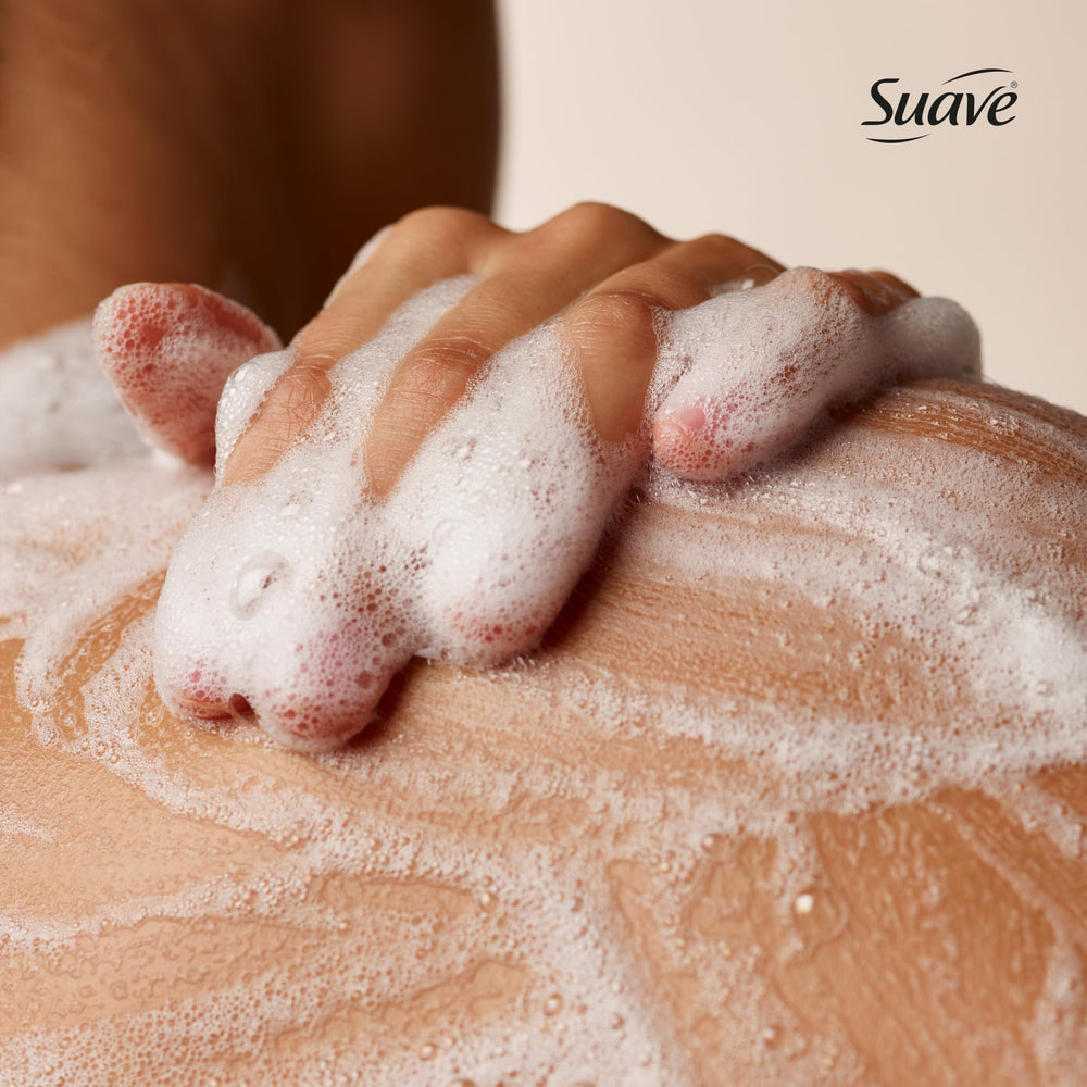 Glycerin and Vitamin E icons representing skin hydration and nourishment.