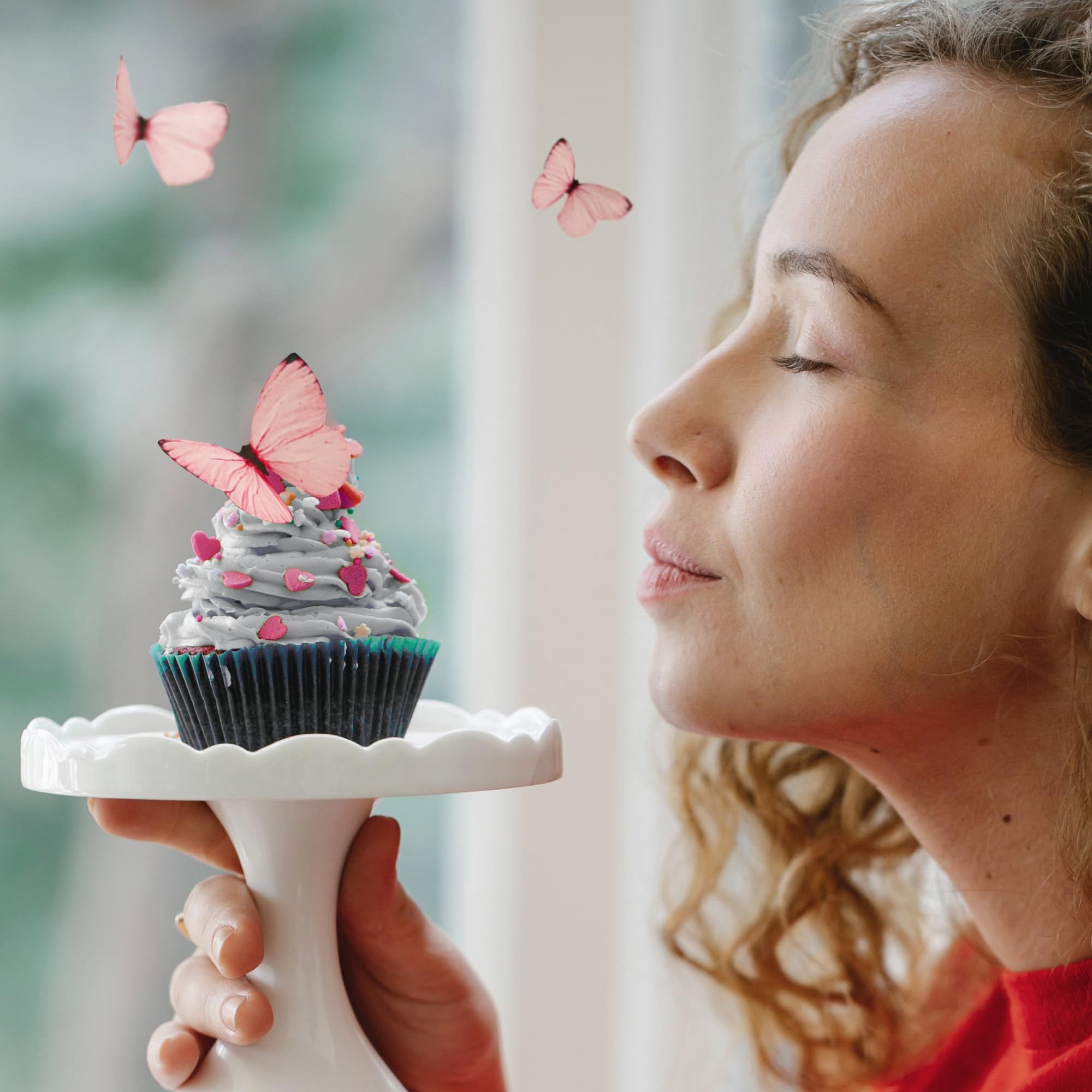 Sugar Robot edible butterflies for cakes, versatile decorating accents for desserts.