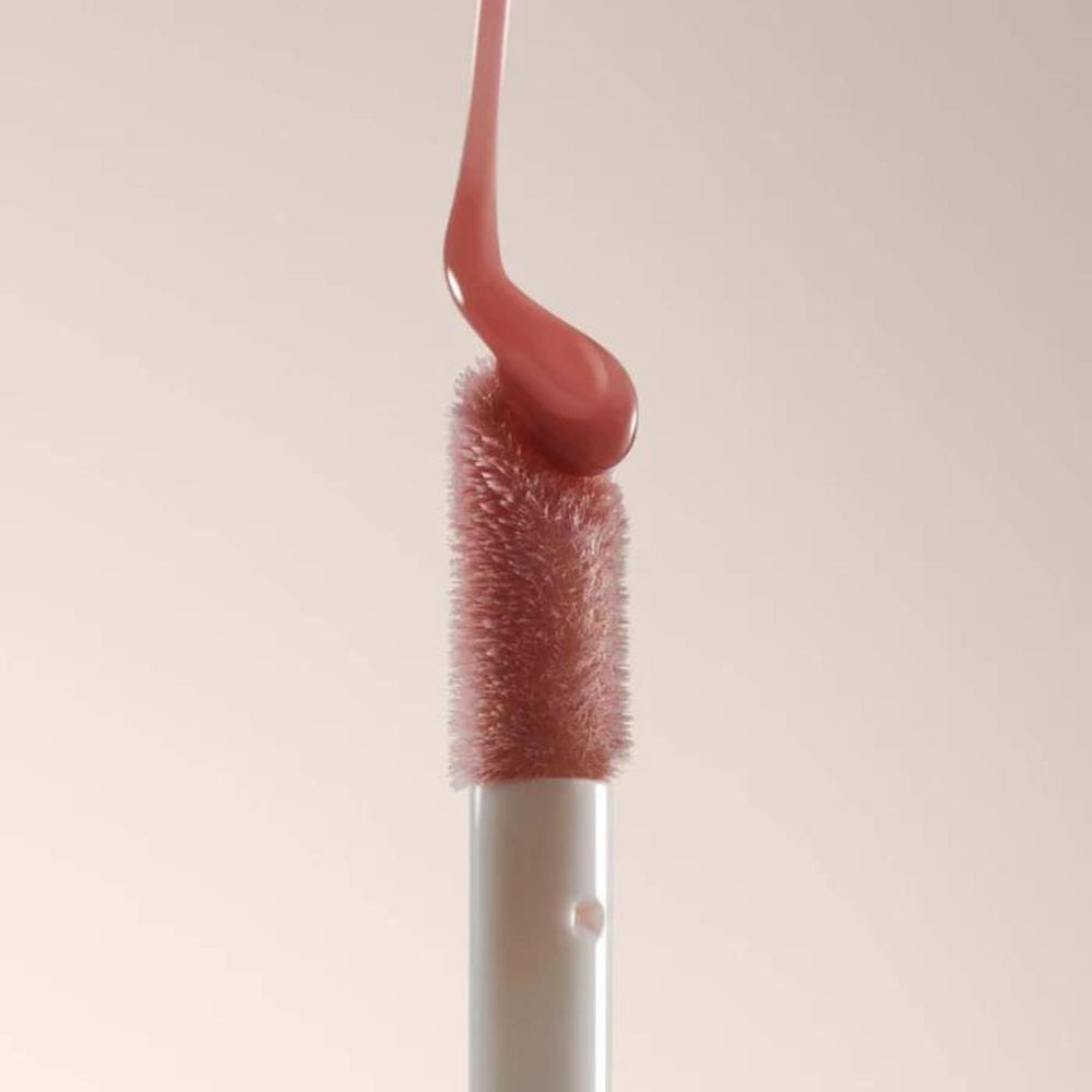 Soft, hydrated lips after Dream Lip Oil application