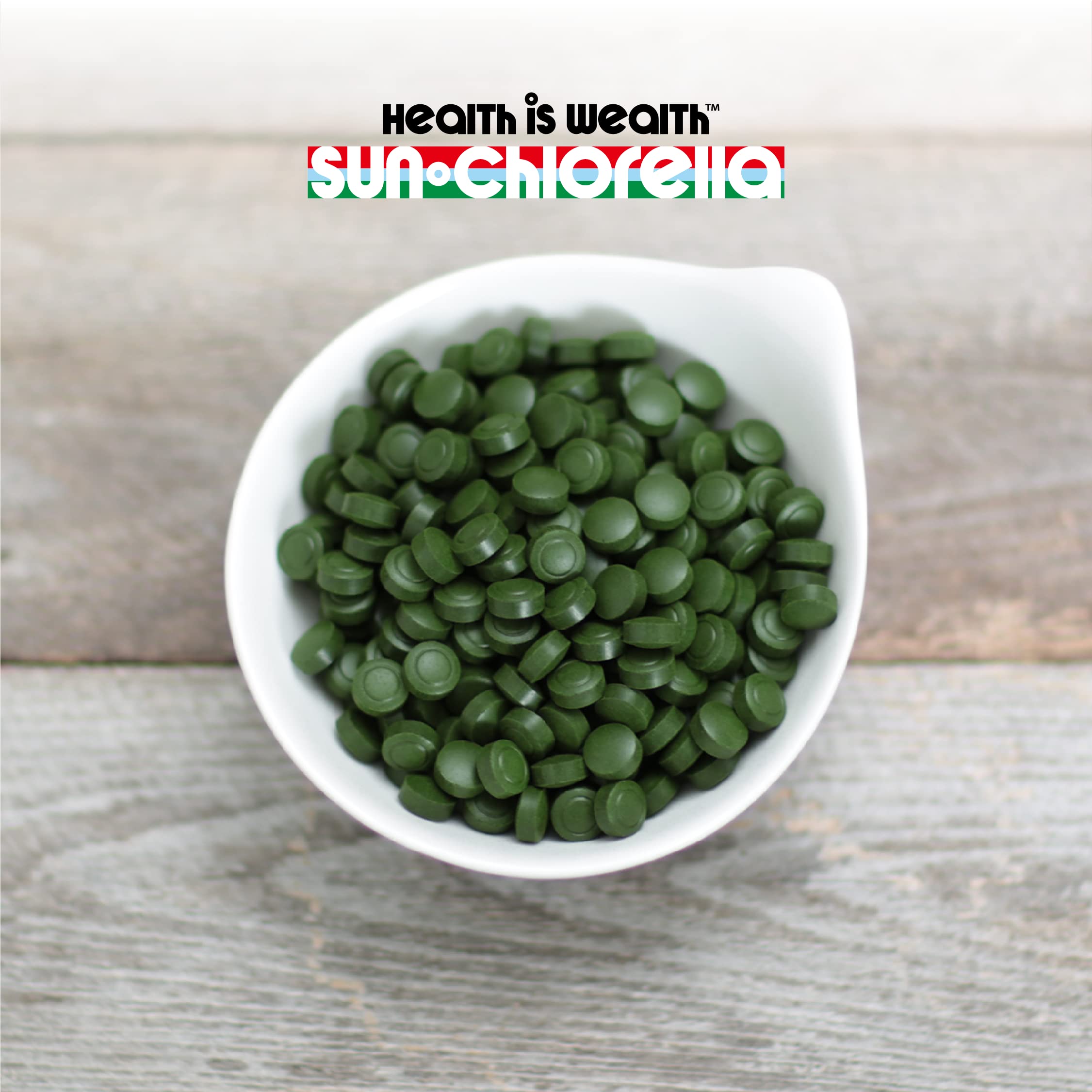 Sun Chlorella bottle and a glass of smoothie