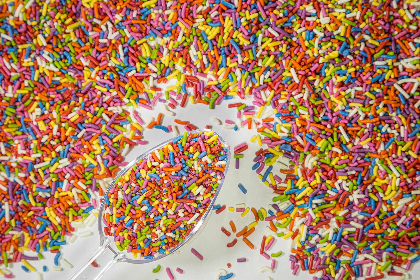 Sweet Eva’s Rainbow Sprinkles enhance birthday cakes with vivid, natural colors.
