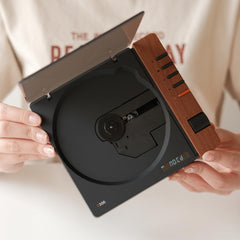 Syitren R300 CD player brown battery compartment showing 2000mAh capacity